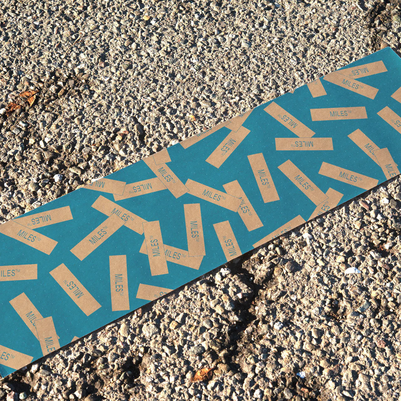 MILES GRIPTAPE BLACK 9X33 - Image 3