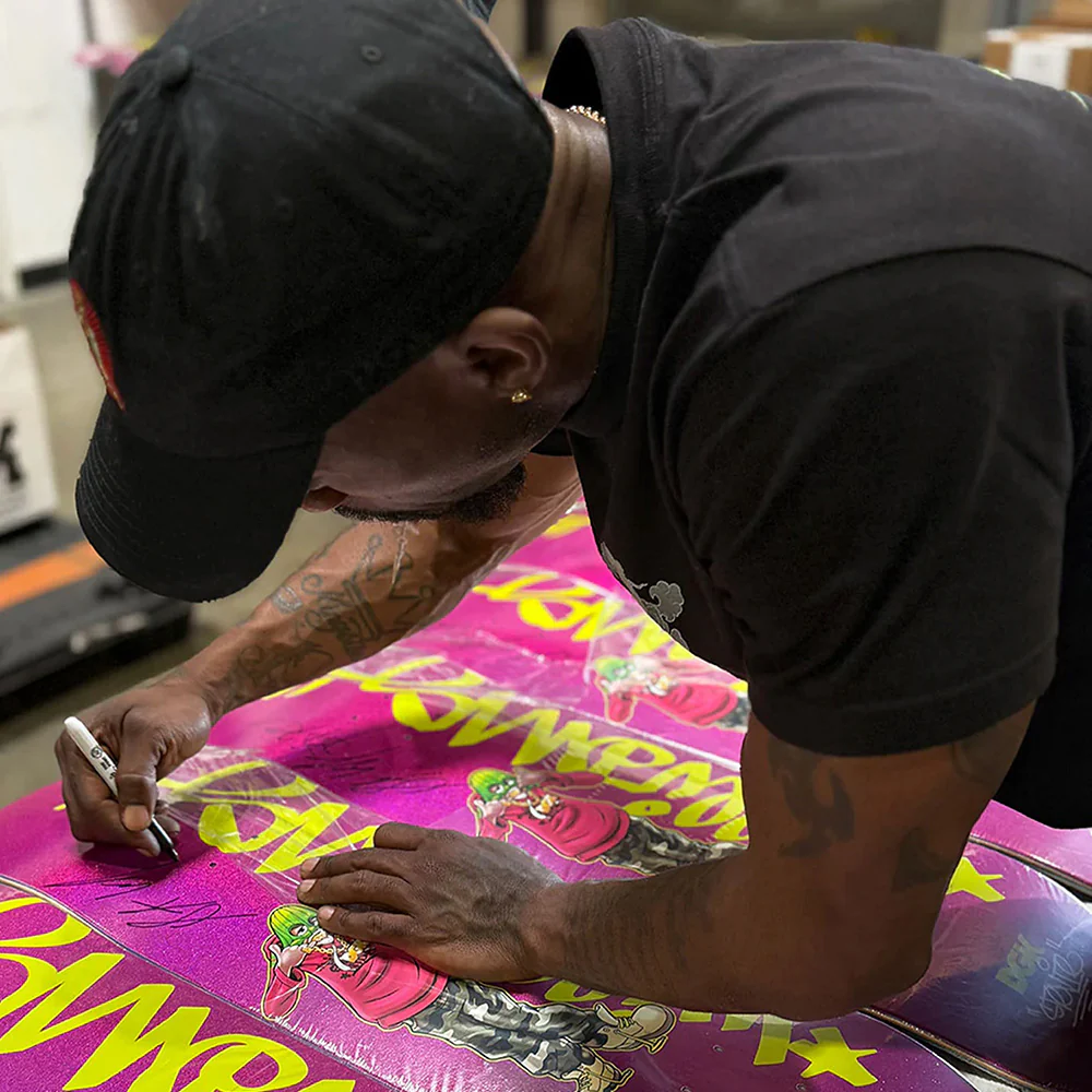 DGK STEVIE WILLIAMS CHEESIN AUTOGRAPHED - Image 2