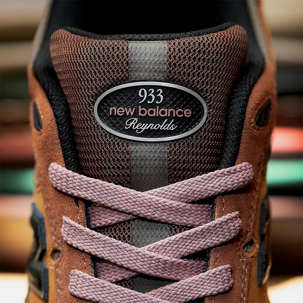 NB NUMERIC X MIKE GIGLIOTTI REYNOLDS 933 TRUE BROWN / CANDY PINK - Image 2