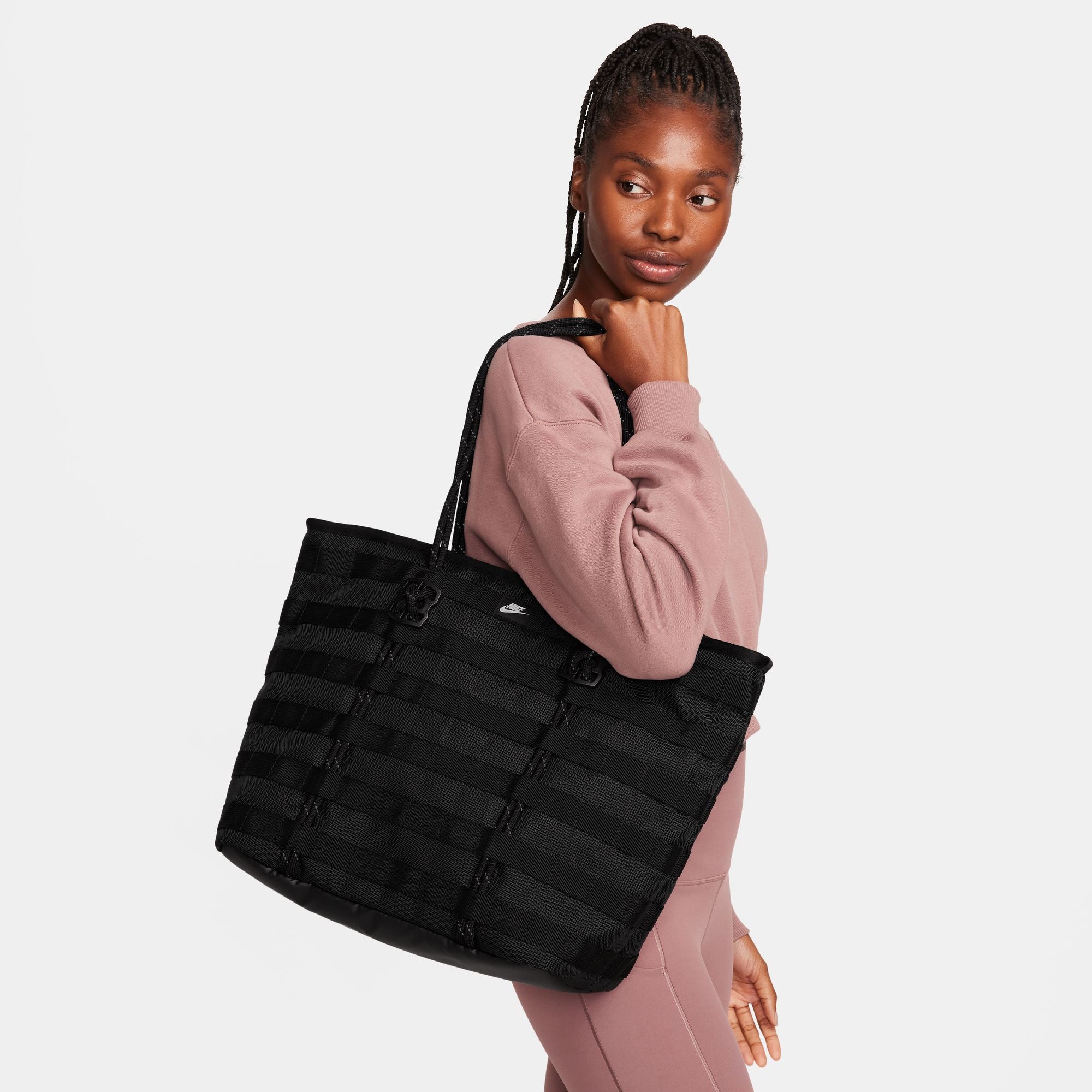 NIKE RPM TOTE (26L) BLACK - Image 4