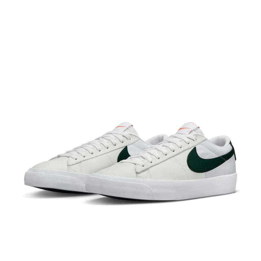 NIKE SB BLAZER LOW PRO GT ISO WHITE / PRO GREEN - Image 6