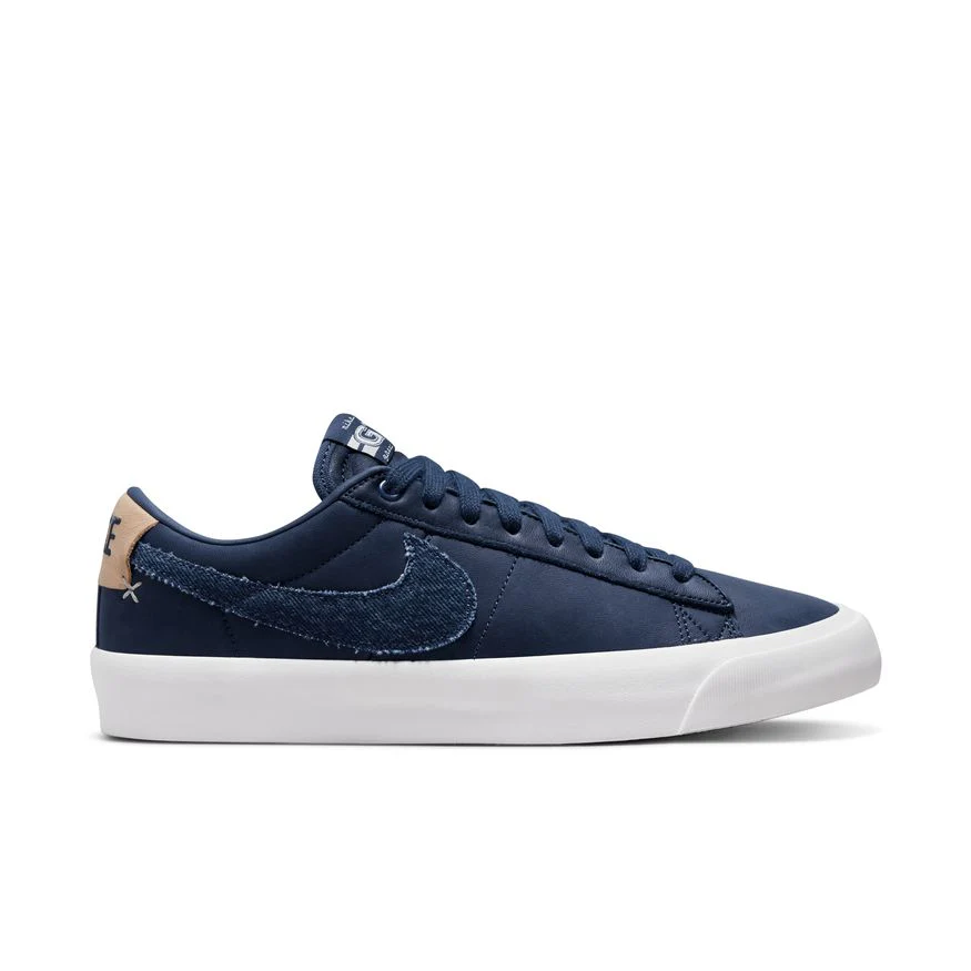 NIKE SB BLAZER LOW PRO GT MIDNIGHT NAVY / WHITE