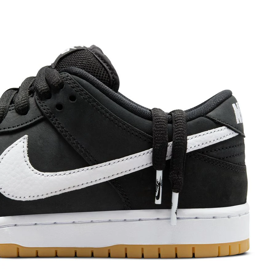 NIKE SB DUNK LOW BLACK / WHITE / GUM - Image 4