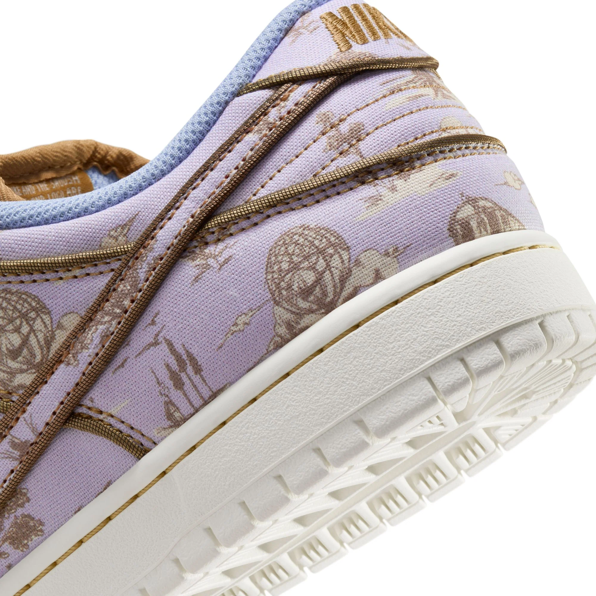 NIKE SB DUNK LOW "CITY OF STYLE" FOOTBALL GREY / COCONUT MILK - Image 3