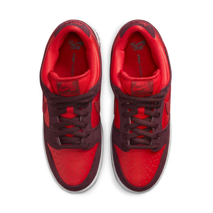 NIKE SB DUNK LOW PRO BURGUNDY CRUSH/TEAM RED-UNIVERSITY RED - Image 4