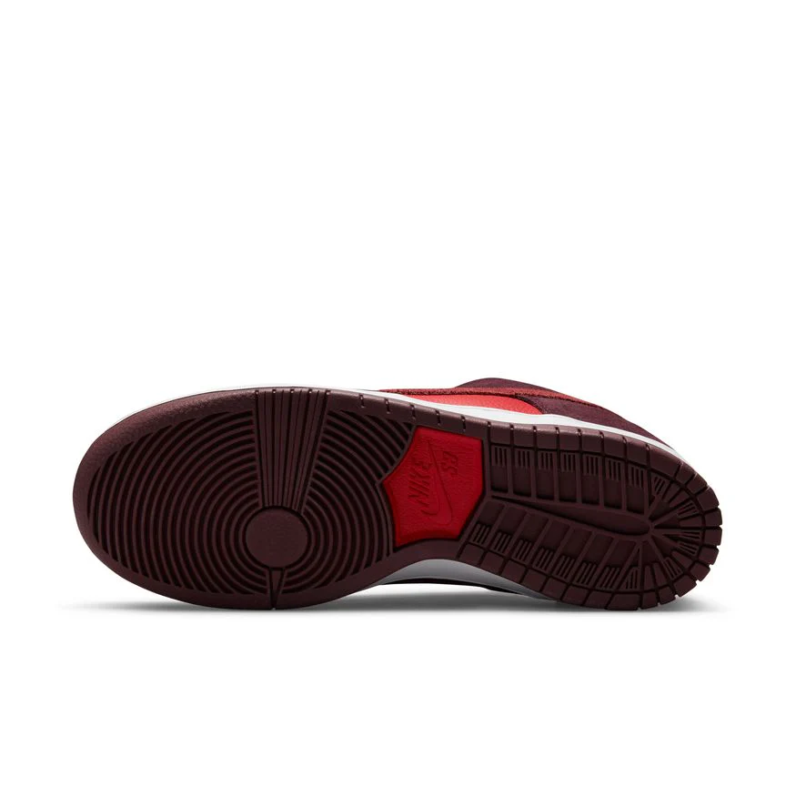 NIKE SB DUNK LOW PRO BURGUNDY CRUSH/TEAM RED-UNIVERSITY RED - Image 5