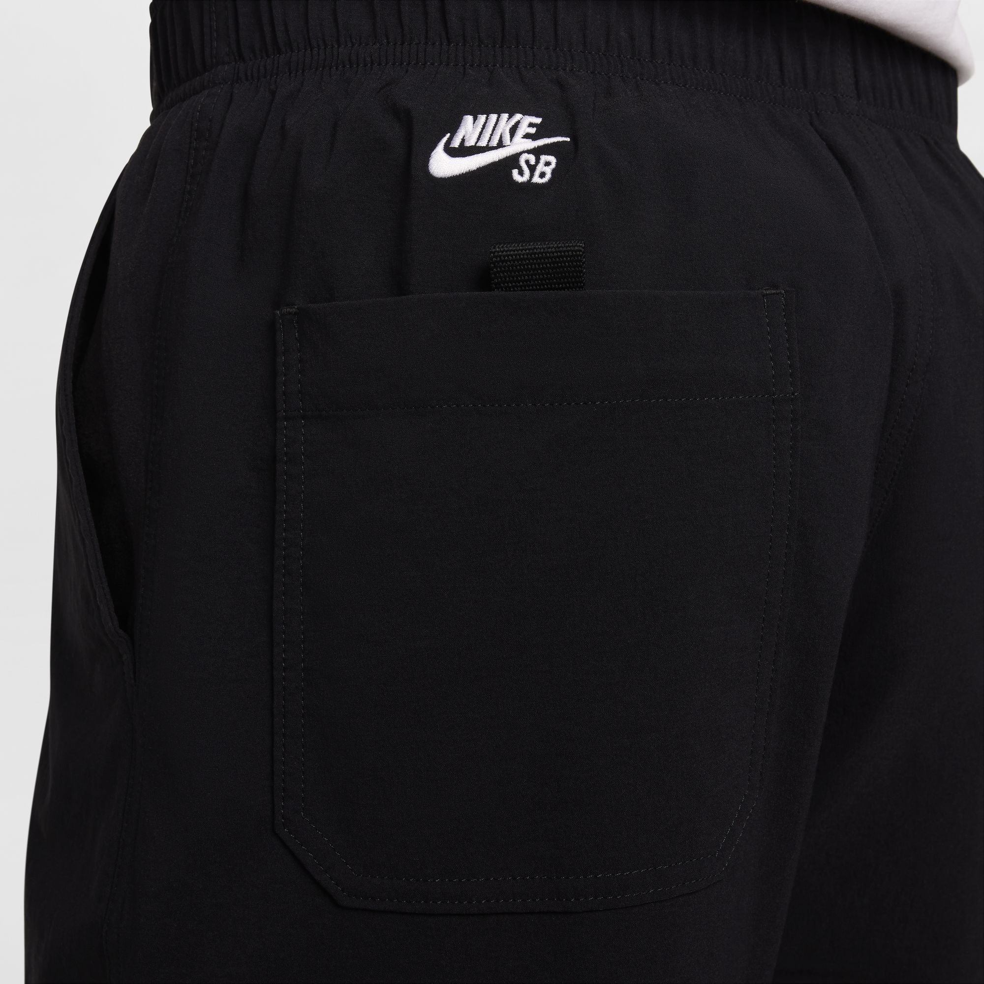 NIKE SB KEARNY CARGO SKATE PANTS BLACK - Image 4