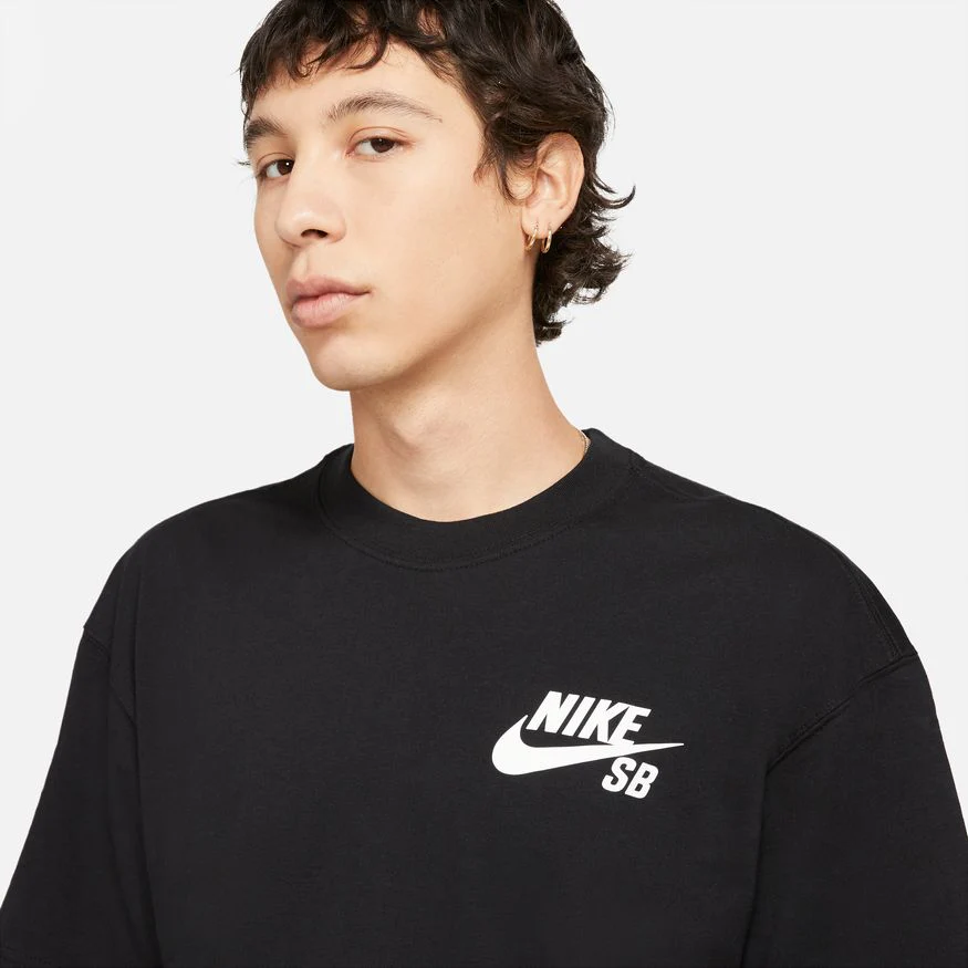 NIKE SB LOGO TEE BLACK - Image 2