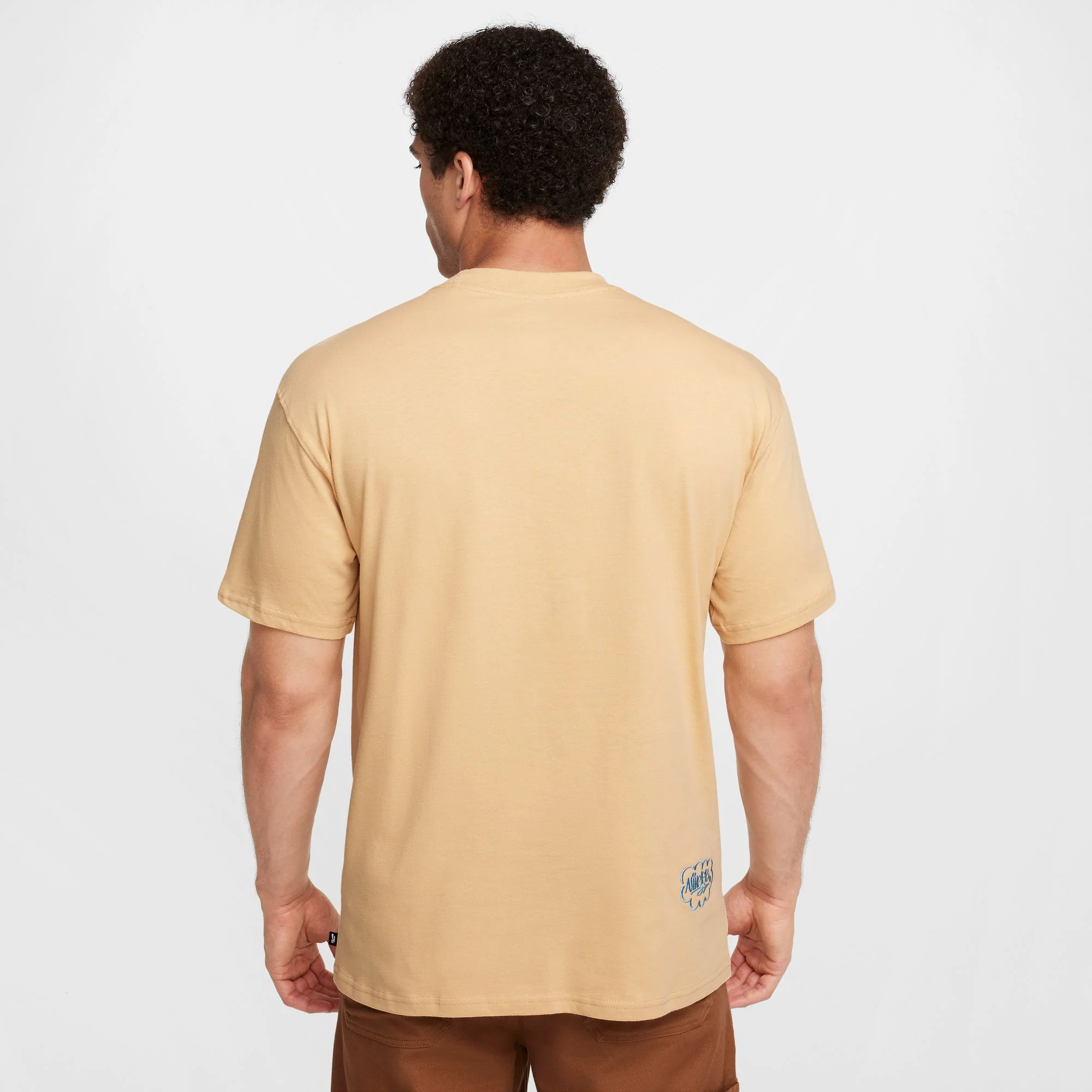 NIKE SB MAX90 SPRAY CAN SKATE TEE SESAME - Image 3
