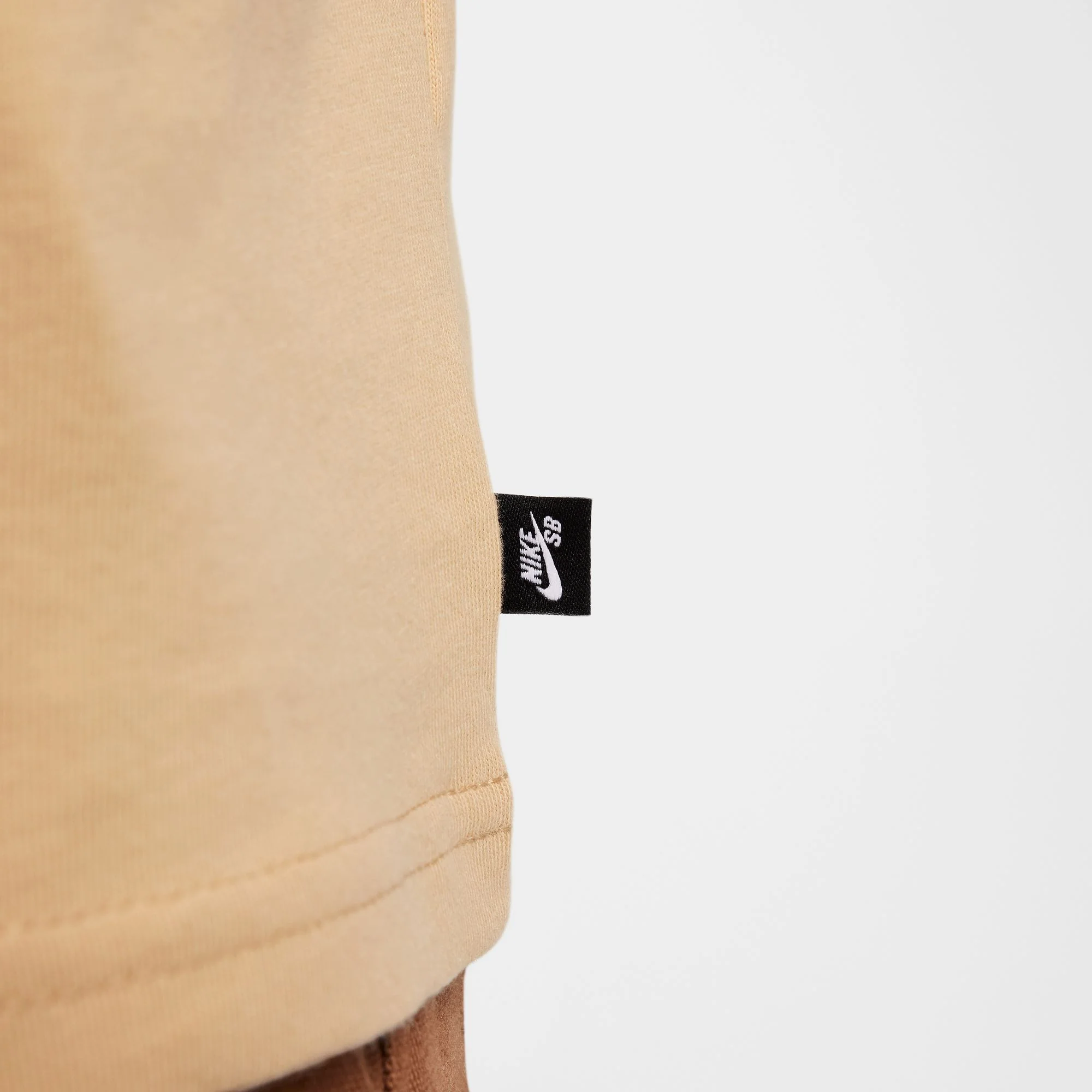 NIKE SB MAX90 SPRAY CAN SKATE TEE SESAME - Image 6