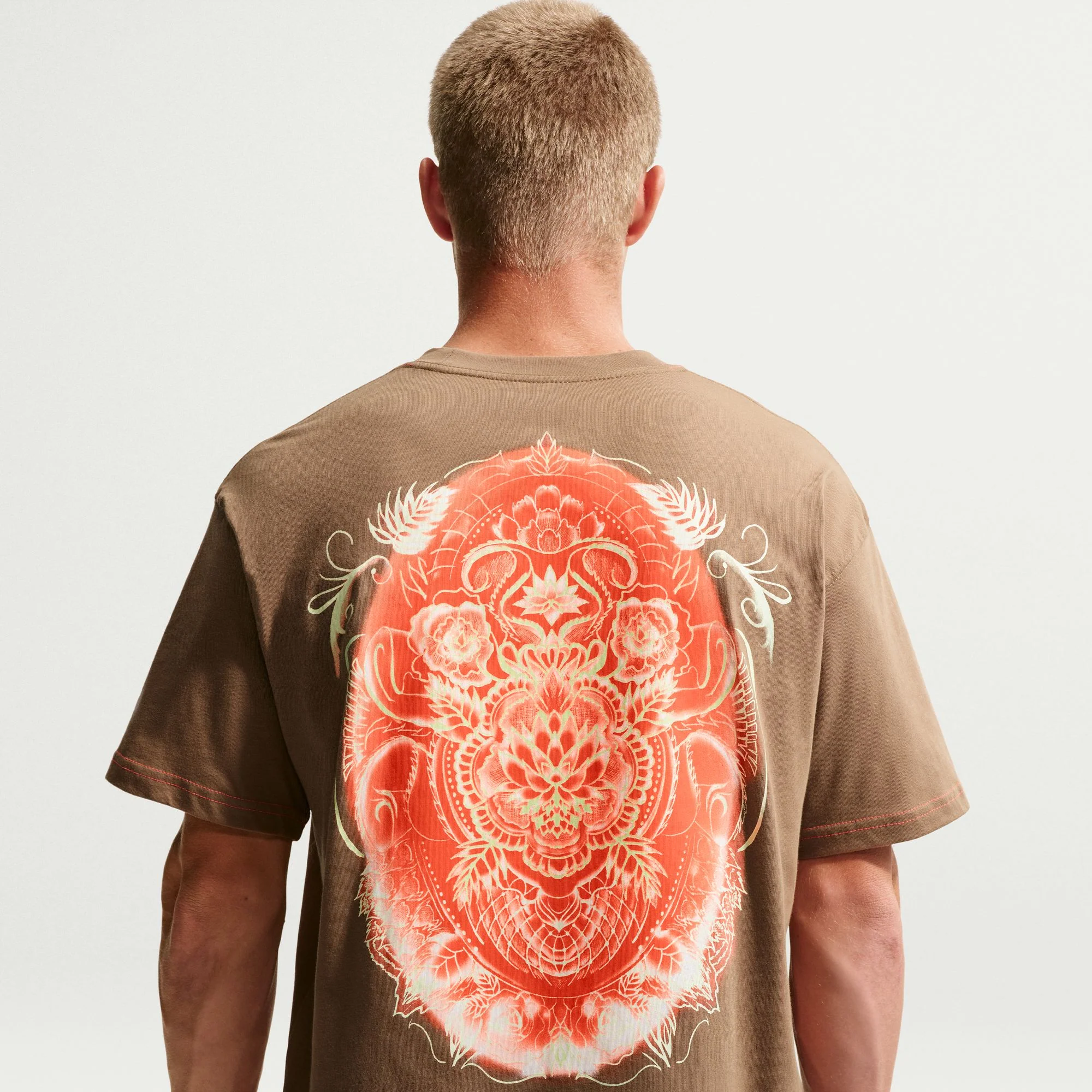 NIKE SB SONGKRAN SKATE TEE BROWN / DRIFTWOOD - Image 2