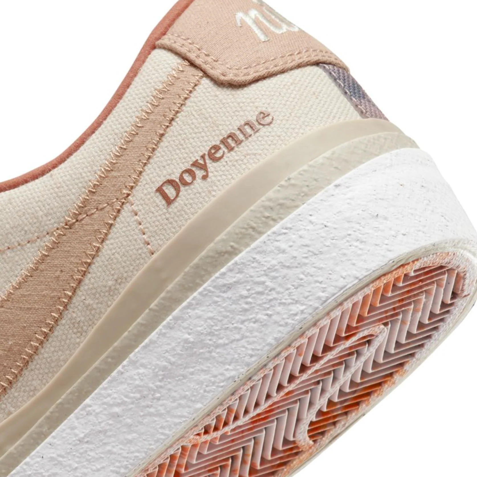 NIKE SB x DOYENNE BLAZER LOW QS COCONUT MILK / RATTAN-LIMESTONE - Image 3